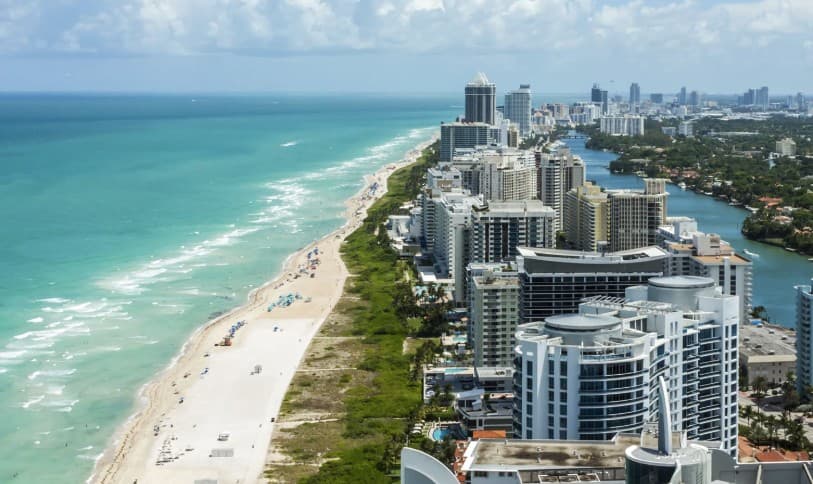 Professional movers in Miami, FL — EasyMove Elite